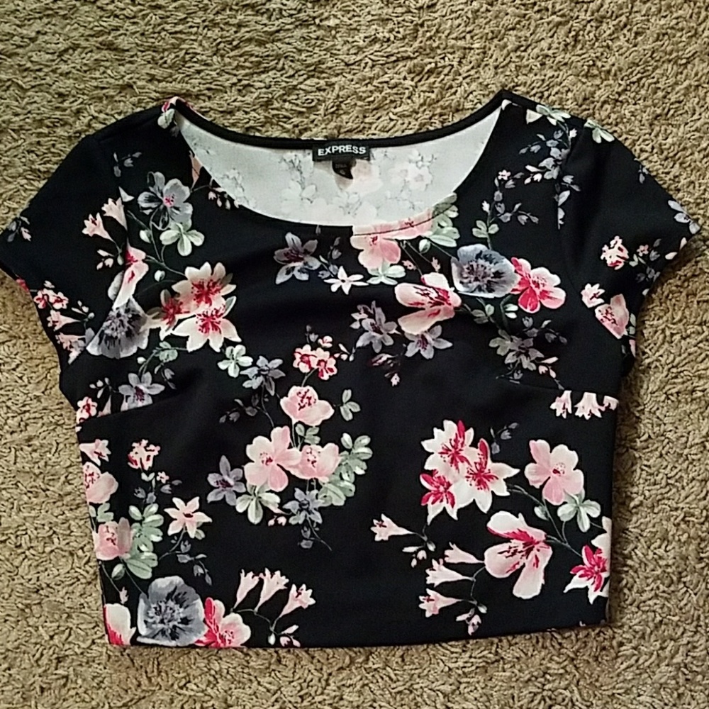 Chic Floral Crop Top